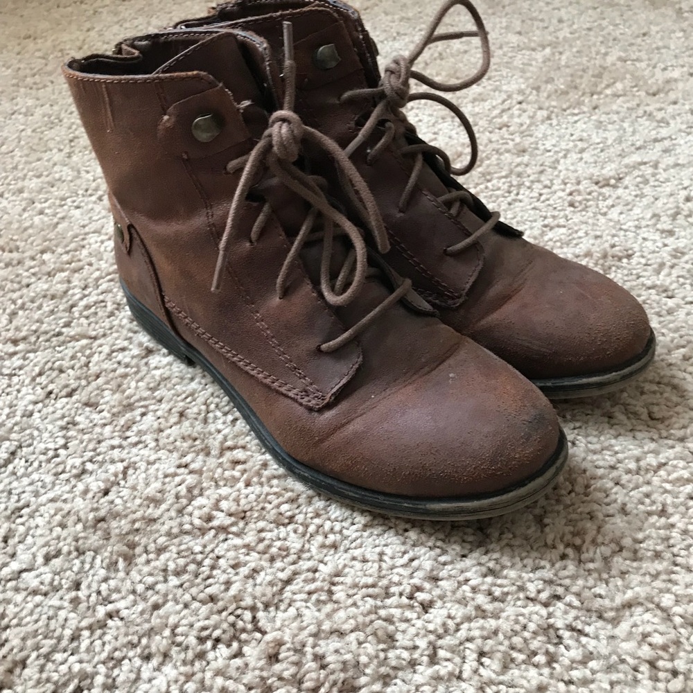 • Booties •